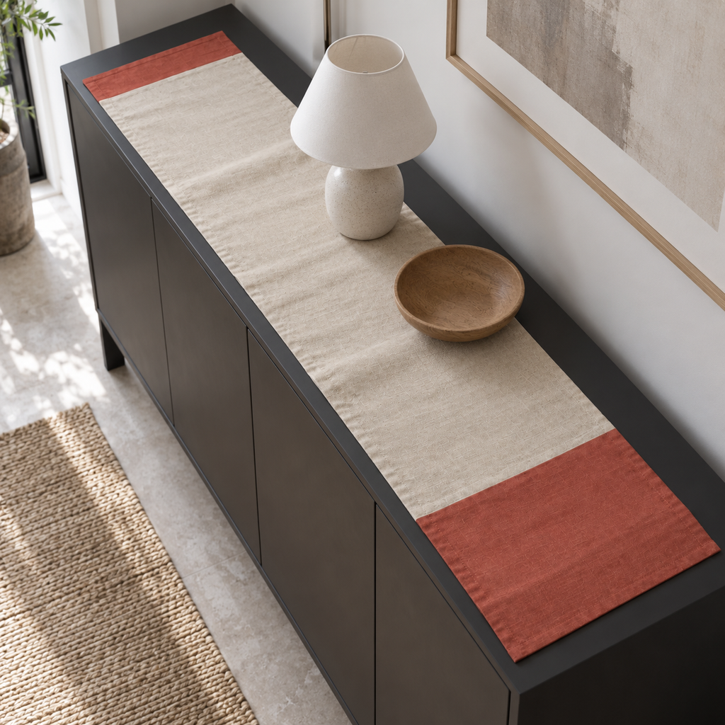 Chemin de table en coton à bandes asymétriques, beige et terracotta — 160 × 35 cm